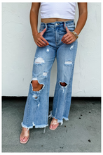 Load image into Gallery viewer, Drew Distressed Jean
