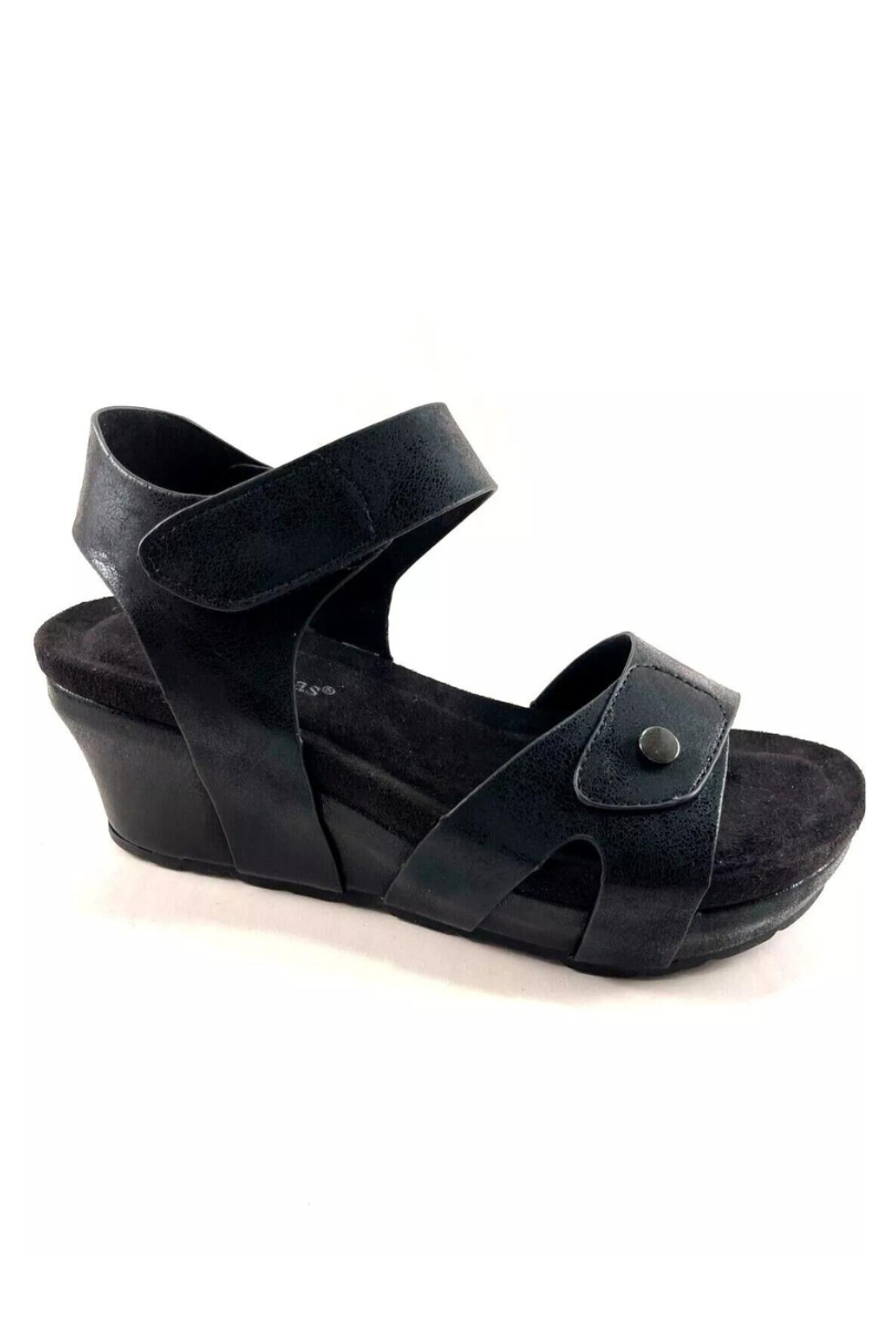 Pierre Dumas Black Wedges